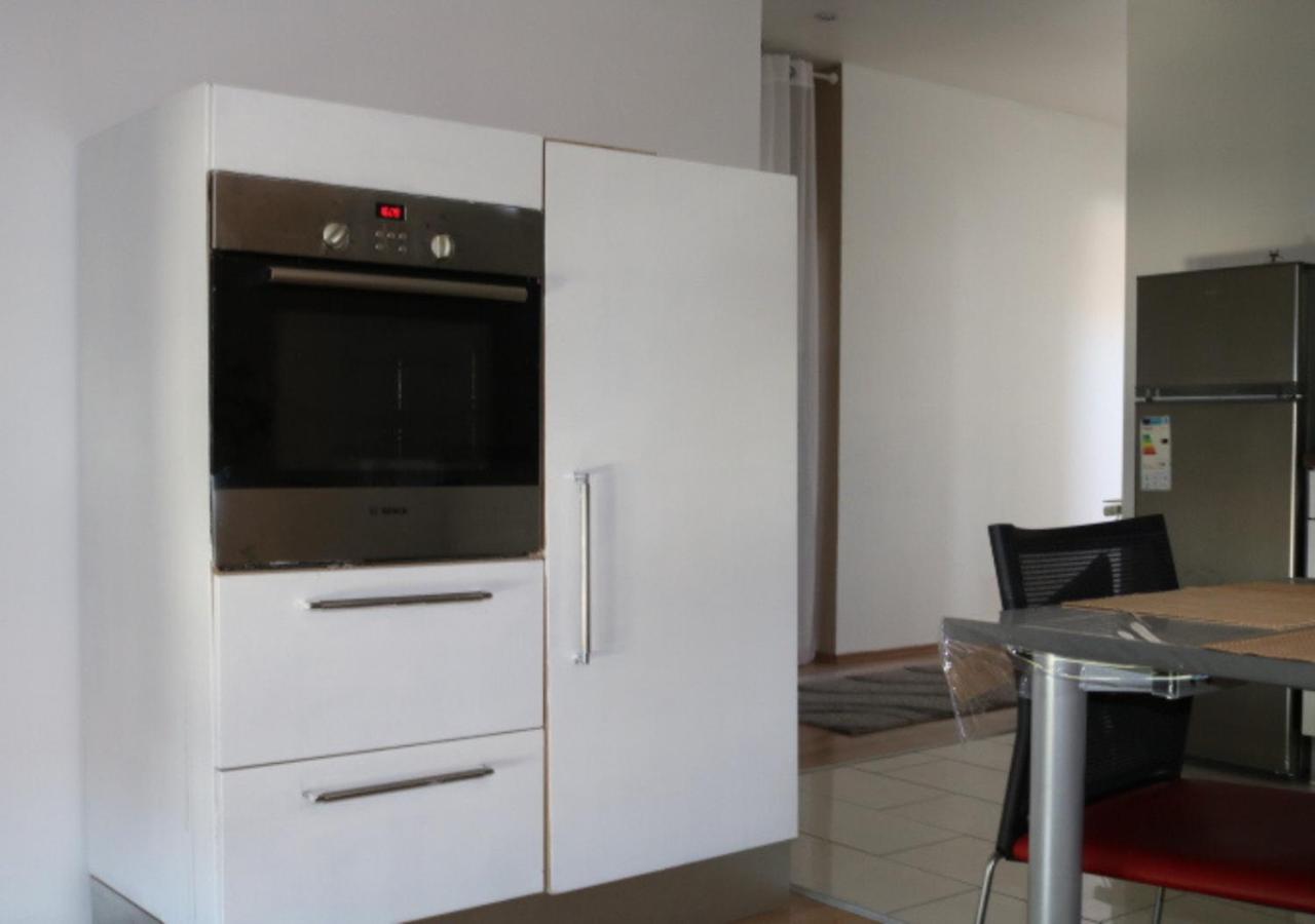 Le Wolf - 1 Chambre Privee Dans Un Appartement - 5Mn Tram Du Centre Ville - 15Mn Tram Gare Tgv Mulhouse - Wifi - Parking Bagian luar foto