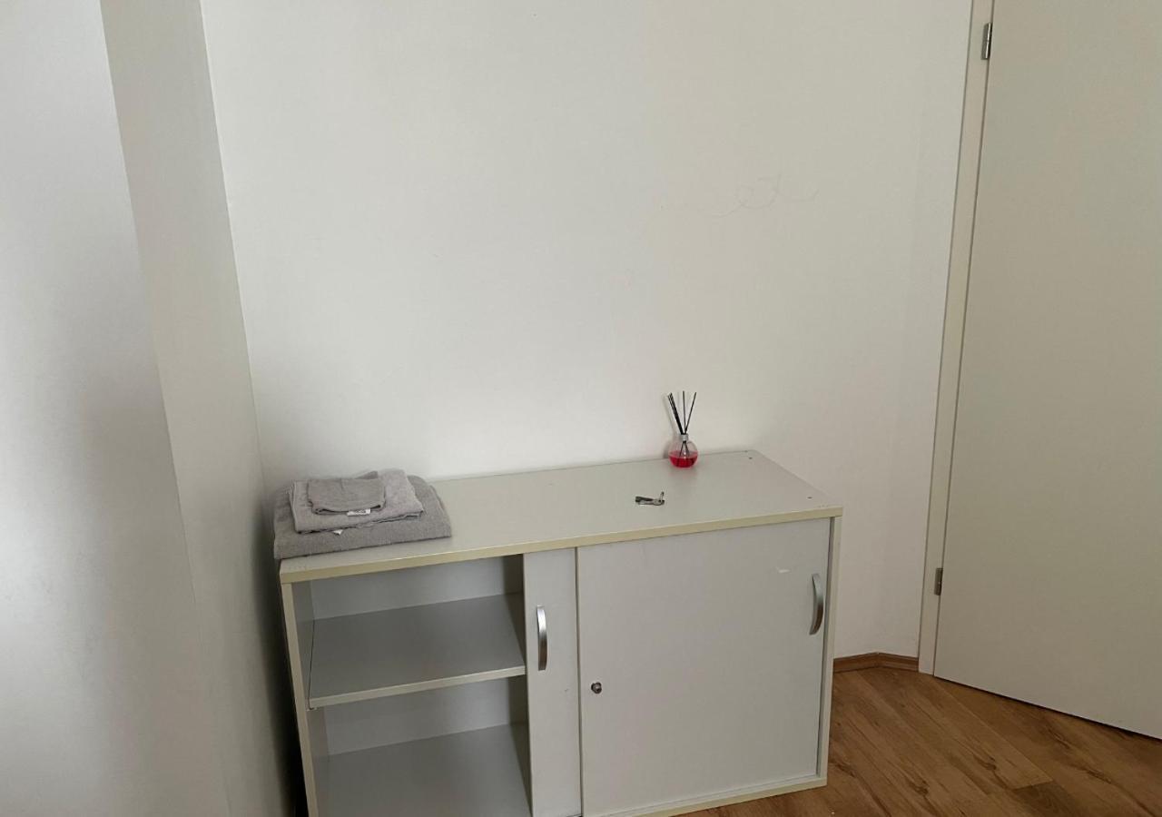 Le Wolf - 1 Chambre Privee Dans Un Appartement - 5Mn Tram Du Centre Ville - 15Mn Tram Gare Tgv Mulhouse - Wifi - Parking Bagian luar foto